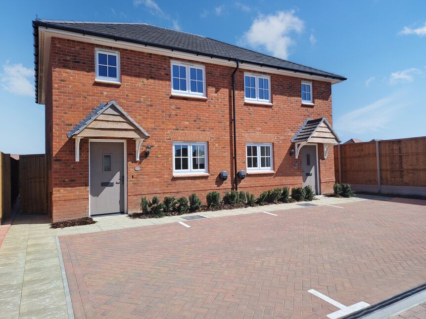 Main image of 2 bedroom  Property for sale, Manston, Ramsgate, Kent, CT12