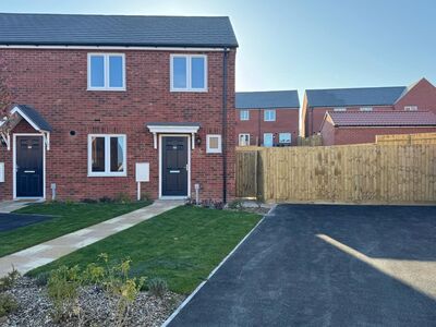 Chesterfield, 3 bedroom  Property for sale, £63,750