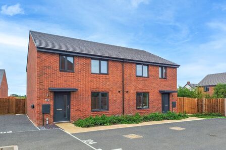 Leighton Buzzard, 2 bedroom  Property for sale, £170,000