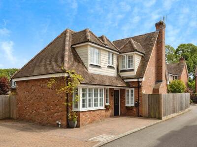 Kingswood, 4 bedroom  Property for sale, £580,000