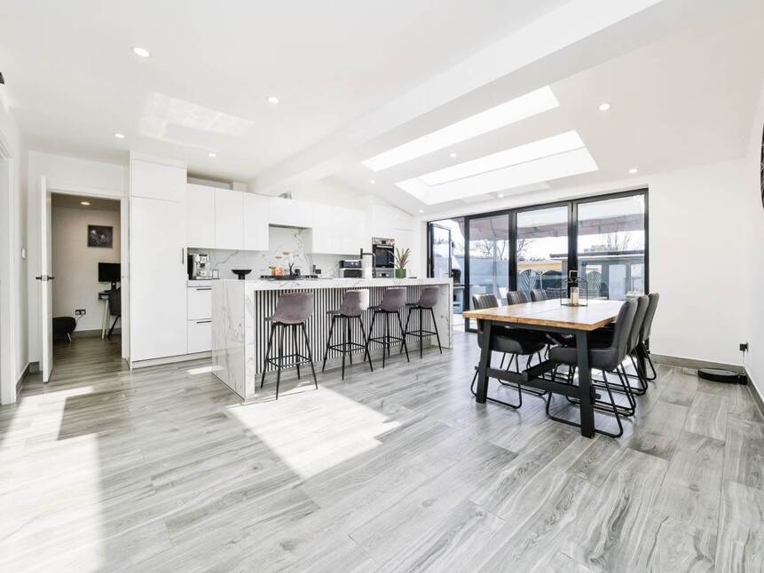 Main image of 3 bedroom Property for sale, Chigwell, Essex, IG7