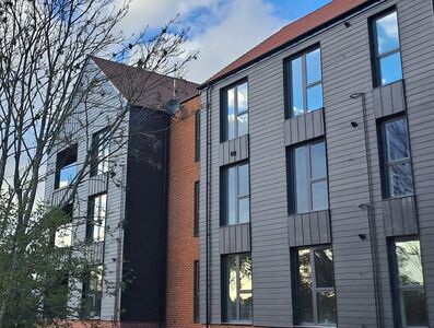 Burgess Hill, 2 bedroom  Property for sale, &pound;145,000