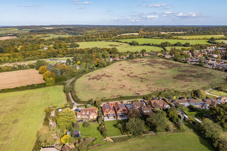 Behoes Lane, 4 bedroom Detached House for sale, £1,350,000