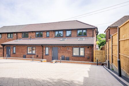 Batchwood Drive, 4 bedroom End Terrace House for sale, £850,000
