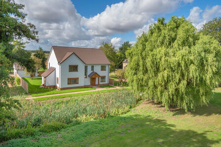 The Green, 4 bedroom Detached House for sale, £775,000