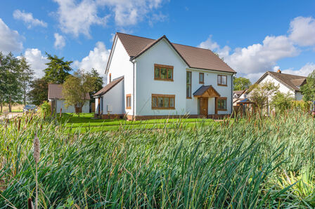 The Green, 4 bedroom Detached House for sale, £775,000