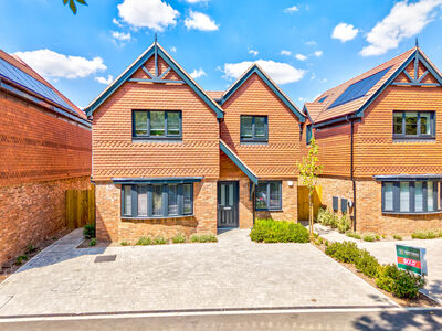 Mulberry Place, 4 bedroom Detached House for sale, £890,000