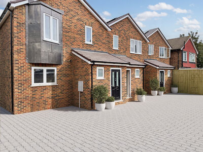 3 bedroom Mid Terrace House for sale