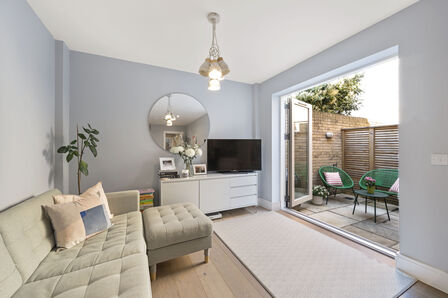 Longmans Mews, 2 bedroom  Flat for sale, £525,000