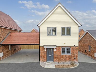Foxglove Place, 2 bedroom Link Detached House for sale, £410,000