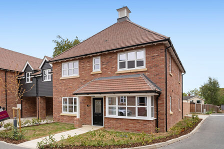 Tenterfields, 4 bedroom Link Detached House for sale, £650,000