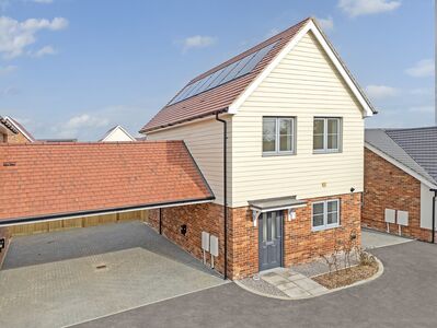 Foxglove Place, 2 bedroom Link Detached House for sale, £400,000