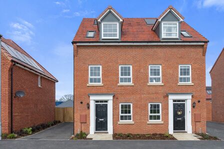 Blackwater Drive, 3 bedroom Semi Detached House for sale, &pound;480,000