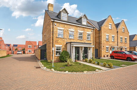 Ashwell Drive, 3 bedroom Semi Detached House for sale, £450,000