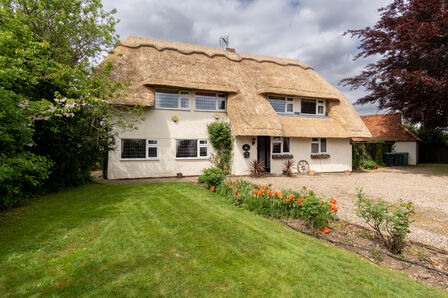 Rickling Green, 4 bedroom Detached House for sale, &pound;900,000
