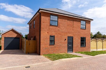 Sabre Close, 3 bedroom Detached House for sale, £650,000