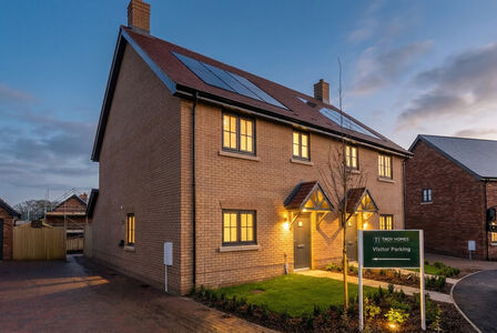 The Oaks, 3 bedroom Semi Detached House for sale, &pound;565,000