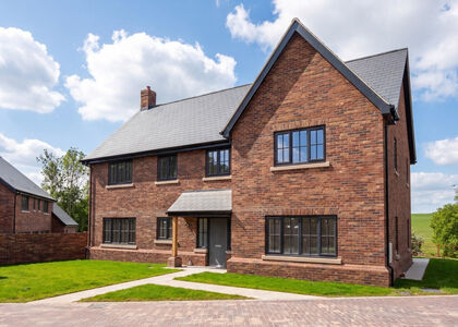 The Oaks, 4 bedroom Detached House for sale, &pound;1,200,000