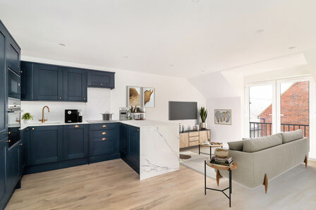 Sunset Court, 3 bedroom  Flat for sale, £425,000