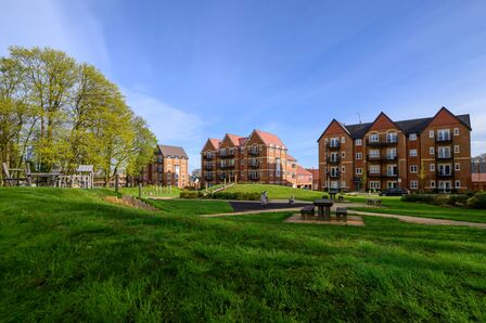 Belmont House (Plot 197), 2 bedroom  Flat for sale, £390,000
