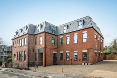 Harlow House, 1 bedroom  Flat for sale, £235,000