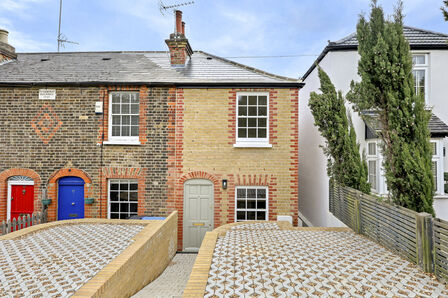 North End, 2 bedroom End Terrace House for sale, &pound;650,000