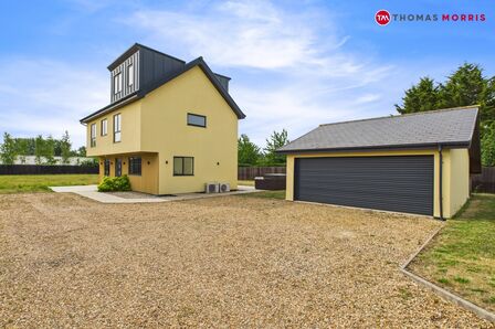 Mill Road, 5 bedroom Detached House for sale, £900,000