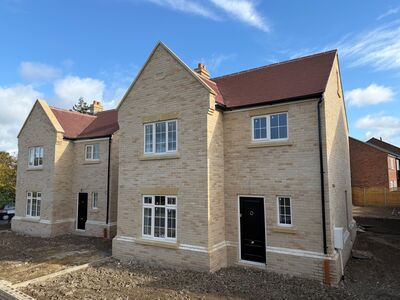 Potton Road, 4 bedroom Detached House for sale, £575,000