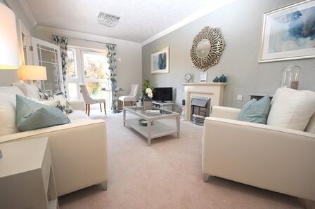 Chiltern Lodge, 1 bedroom  Flat for sale, £299,950