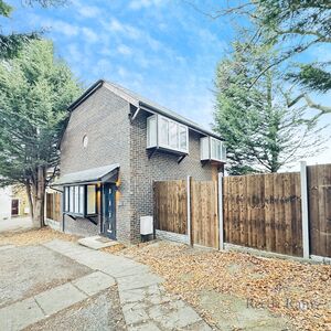 Dunfield Road, 4 bedroom Detached House for sale, &pound;700,000