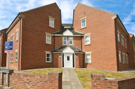 Hardwick House, 2 bedroom  Flat for sale, £100,000