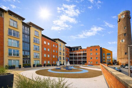 Queens Road, 3 bedroom Flat for sale, &pound;300,000