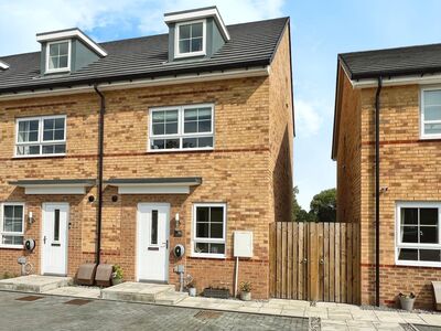 Leafcutter Way, 4 bedroom End Terrace House for sale, £295,000