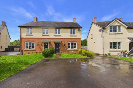 Field View Close, 3 bedroom Semi Detached House for sale, &pound;116,000