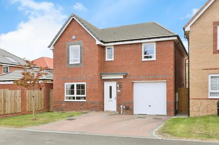 Lodge Lane, 4 bedroom Detached House for sale, £325,000