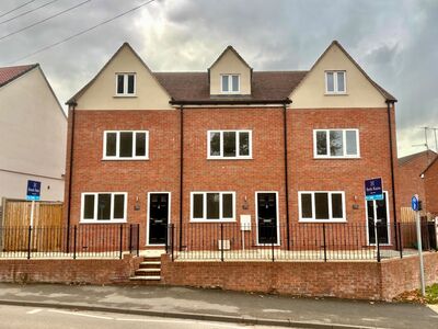 Pershore Road, 3 bedroom Mid Terrace House for sale, &pound;250,000
