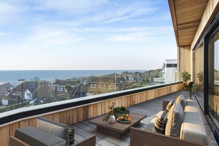 Naildown Road, 2 bedroom Flat for sale, &pound;795,000