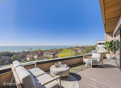 Naildown Road, 2 bedroom Flat for sale, &pound;795,000