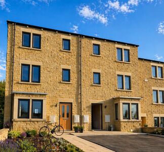 Uplands, 4 bedroom Semi Detached House for sale, &pound;399,950