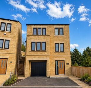 Woolley Bridge, 4 bedroom Detached House for sale, &pound;454,950