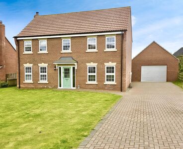 Cambridge Crescent, 4 bedroom Detached House for sale, £365,000