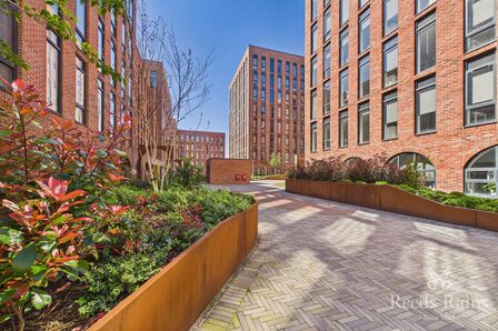 Neptune Place, 1 bedroom Flat for sale, &pound;135,000