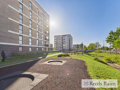 Fairmont Road, 2 bedroom Flat for sale, &pound;290,000