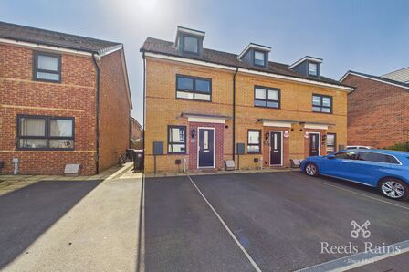 Askham Way, 4 bedroom End Terrace House for sale, &pound;275,000
