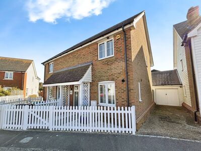 Skylark Lane, 2 bedroom Semi Detached House for sale, £325,000