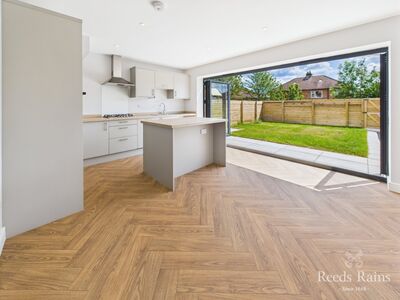 Cross Lane, 3 bedroom Semi Detached House for sale, £285,000