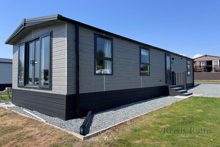 Cliffe Meadows Turnham Lane, 2 bedroom Detached Property for sale, &pound;98,950