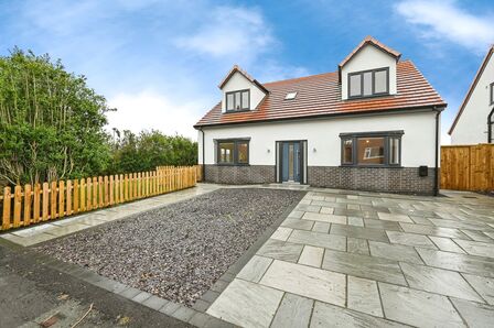 Moss Bank Road, 4 bedroom Detached House for sale, &pound;560,000