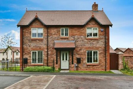 Grimshaw Close, 4 bedroom Detached House for sale, &pound;625,000