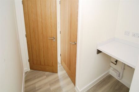 Hawnes Close, 5 bedroom Detached House for sale, &pound;600,000